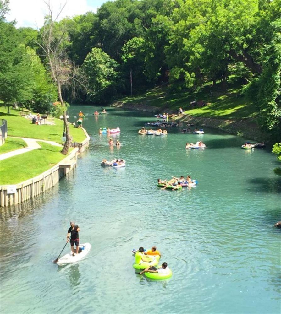 Comal Inn Нью Браунфелс Экстерьер фото